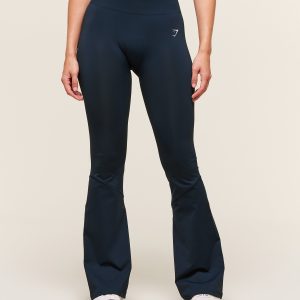 Everyday Seamless Flared Legging