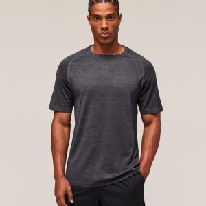 Versatile Seamless T-Shirt