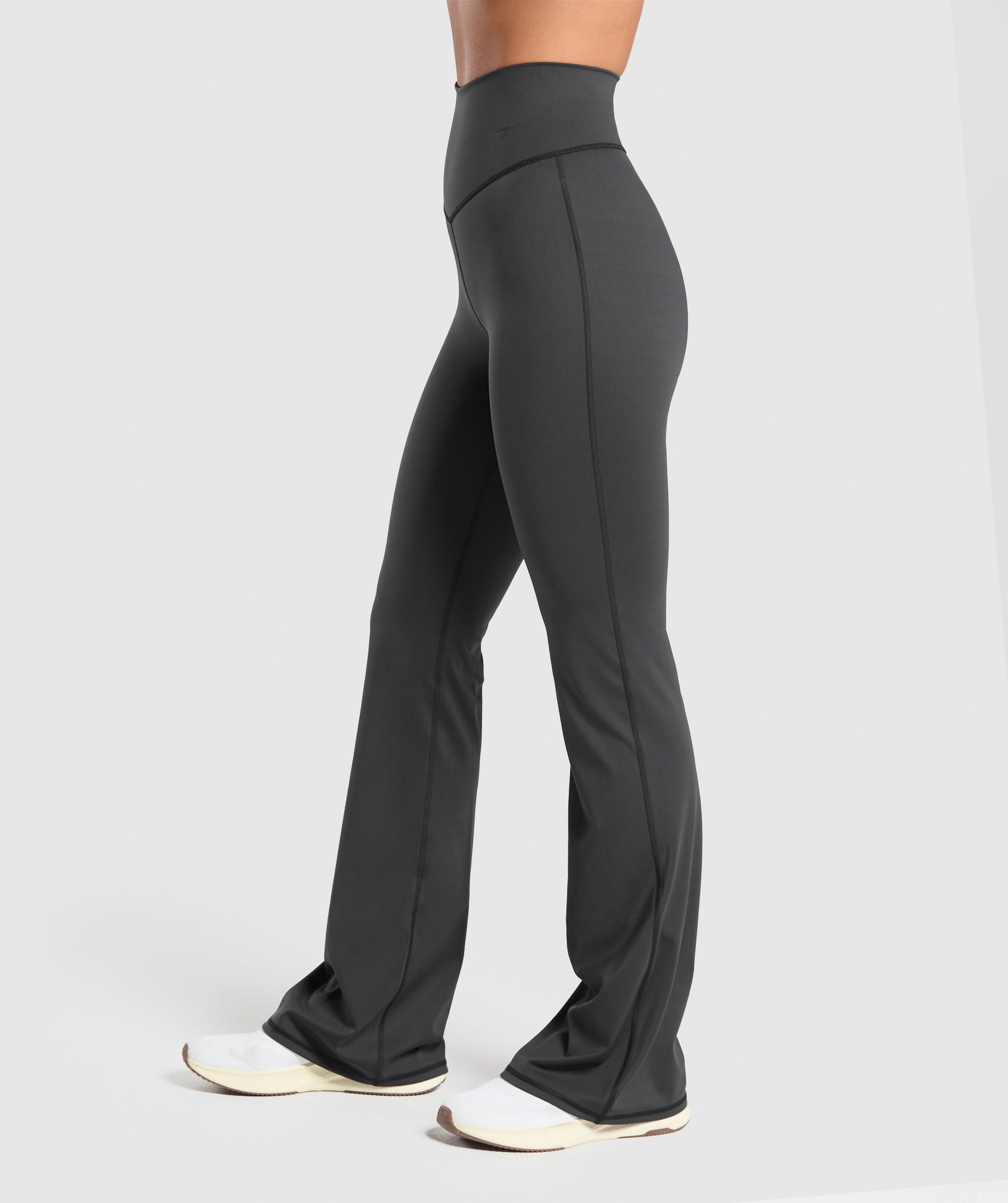 Elevate Flared Leggings 2.0 - Image 3